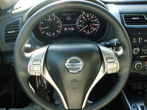 Used 2014 Nissan Altima 2.5 S FWD image 6