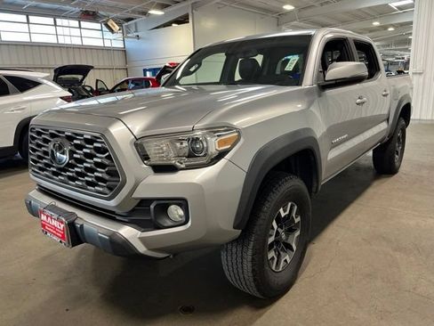 Used 2021 Toyota Tacoma TRD Off-Road w/ TRD Premium Off Road Package AWD/4WD image 7