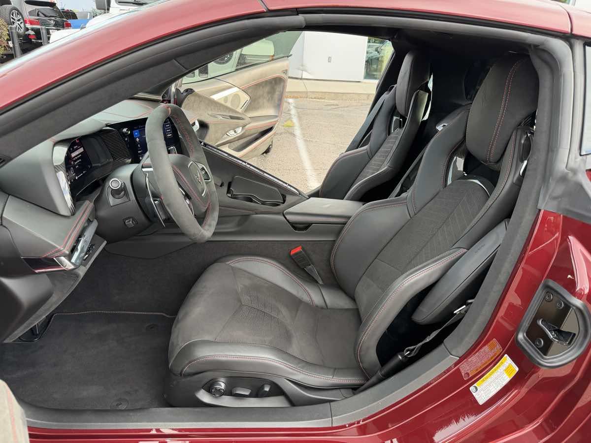 Used 2020 Chevrolet Corvette Stingray Premium Cpe w/ 3LT Preferred Equipment Group RWD image 17