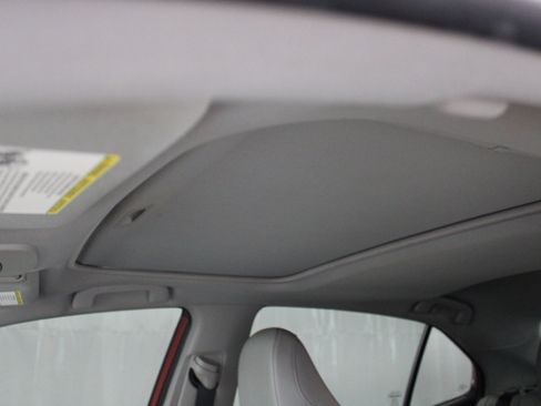 Used 2020 Toyota Camry SE image 9