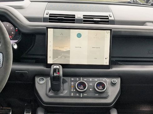 Used 2023 Land Rover Defender 110 V8 image 18