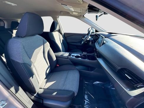 Used 2021 Nissan Rogue SV image 26