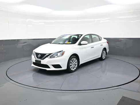 Used 2017 Nissan Sentra S image 7