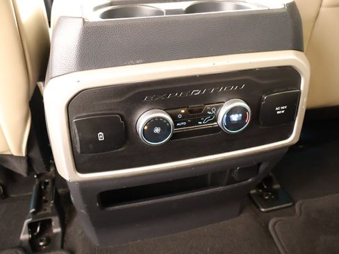 Used 2024 Ford Expedition Max XLT image 17