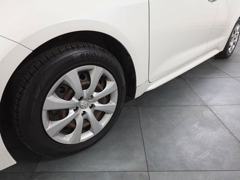 Used 2020 Toyota Corolla LE image 28