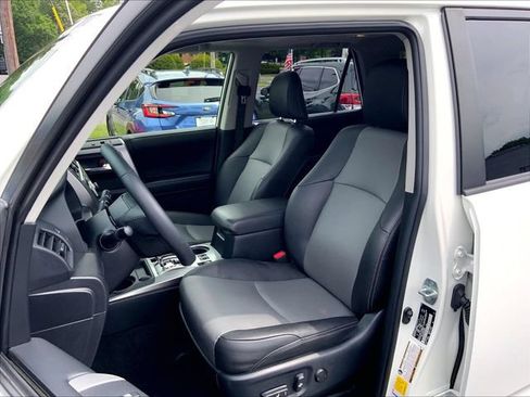 Used 2022 Toyota 4Runner SR5 Premium w/ Moonroof Package AWD/4WD image 5