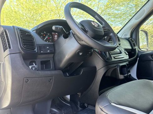 Used 2025 RAM ProMaster 3500 w/ Convenience Group FWD image 10
