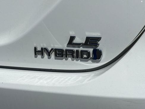 Used 2020 Toyota Camry LE w/ Preferred Accessory Package FWD image 12