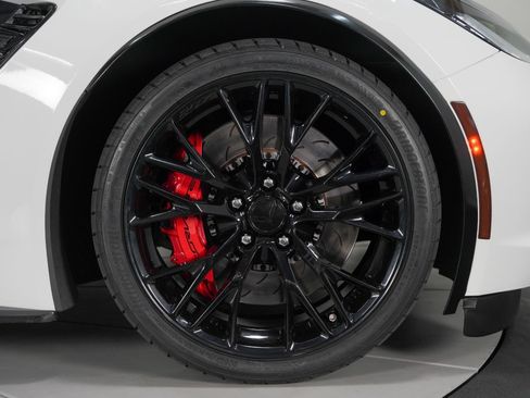Used 2017 Chevrolet Corvette Z06 w/ Chrome Badge Package RWD image 25