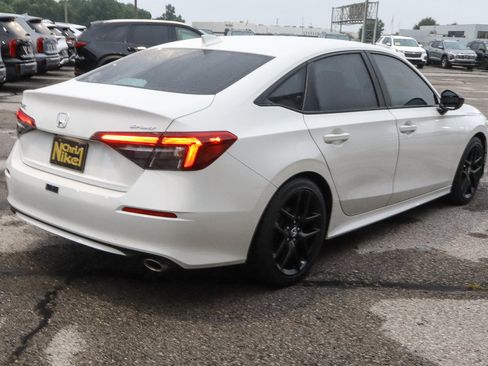 Used 2025 Honda Civic Sport image 4
