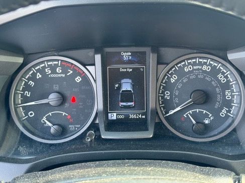 Used 2023 Toyota Tacoma TRD Off-Road w/ TRD Premium Off Road Package image 28