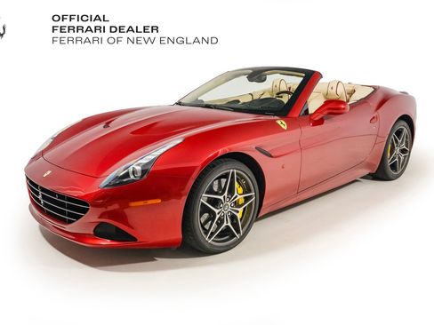 Used 2015 Ferrari California T RWD image 1
