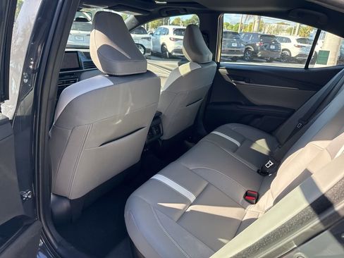 Used 2025 Toyota Camry SE image 19