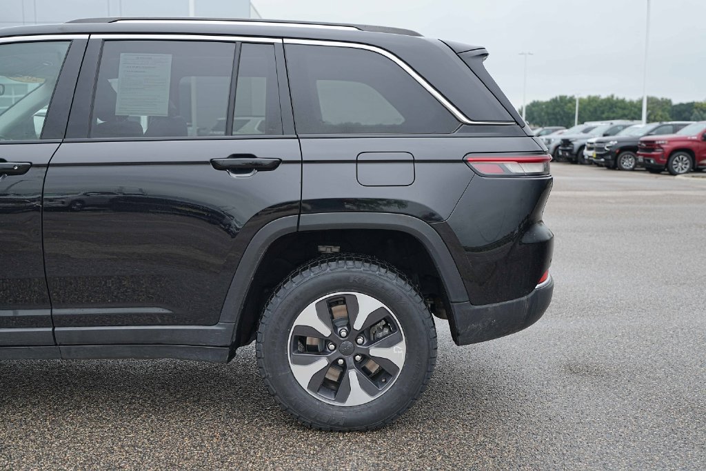 Used 2024 Jeep Grand Cherokee Limited 4xe AWD/4WD image 12