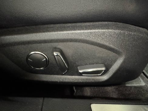 Used 2017 Ford Fusion Titanium image 9