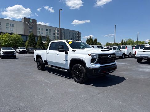 Used 2025 Chevrolet Silverado 2500 LT w/ Trail Boss Package AWD/4WD image 1