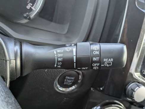 Used 2020 Toyota 4Runner TRD Off-Road Premium AWD/4WD image 18
