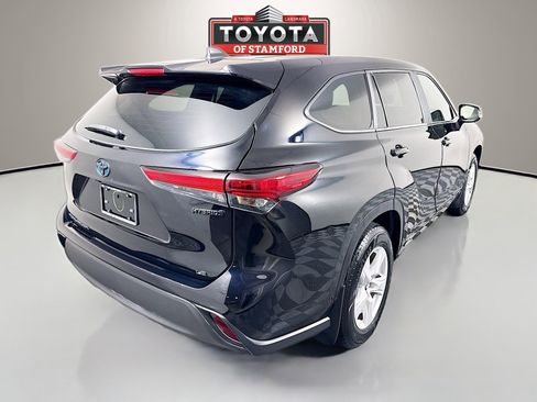 Certified 2023 Toyota Highlander LE image 7