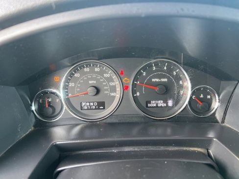 Used 2010 Jeep Commander Sport image 21