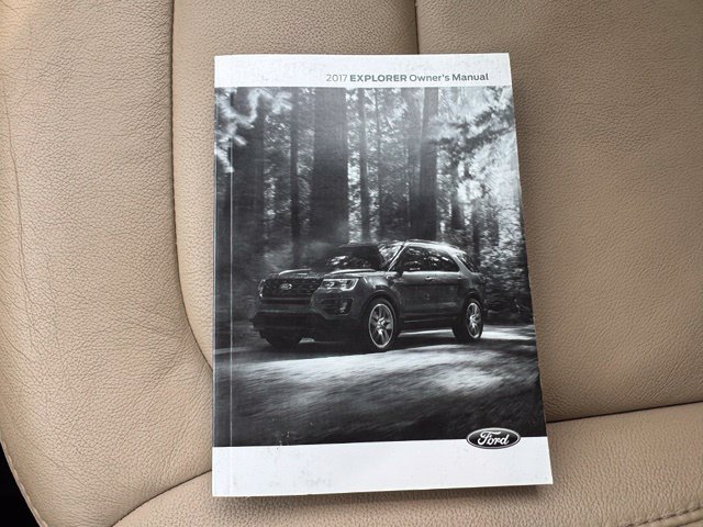 Used 2017 Ford Explorer XLT w/ Equipment Group 202A AWD/4WD image 22