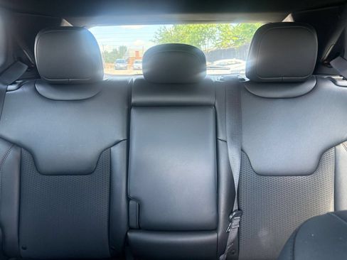 Used 2025 Jeep Compass Trailhawk AWD/4WD image 33