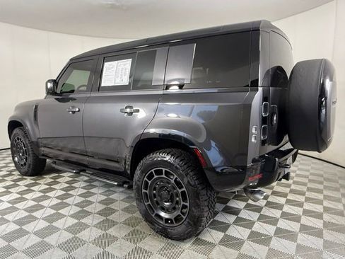 Used 2025 Land Rover Defender 110 V8 AWD/4WD image 6
