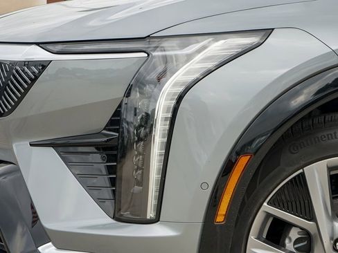 New 2026 Cadillac Optiq Luxury 1 w/ LPO, Floor Liner Package AWD/4WD image 3