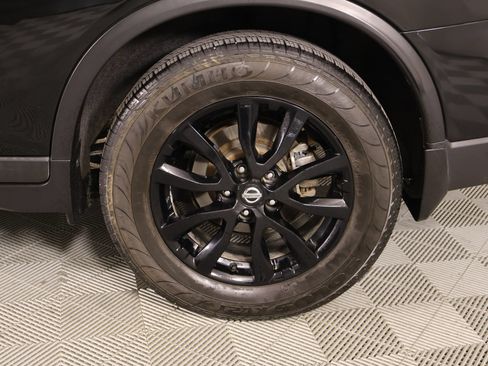 Used 2017 Nissan Rogue SV FWD image 19