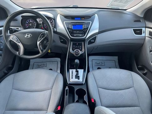 Used 2013 Hyundai Elantra GLS w/ Preferred Pkg image 16
