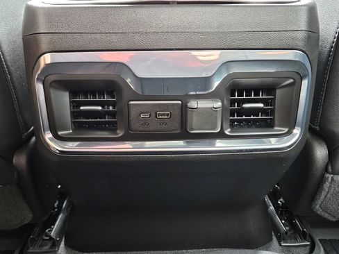 Used 2022 GMC Sierra 2500 AT4 w/ AT4 Preferred Package AWD/4WD image 27