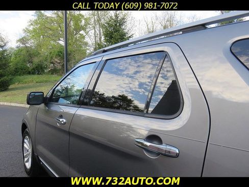Used 2013 Ford Explorer XLT AWD/4WD image 29