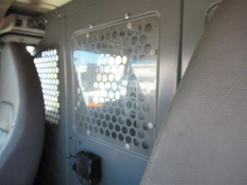 Used 2014 Chevrolet Express 2500 image 22