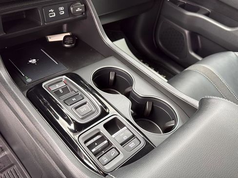 Used 2025 Honda Pilot EX-L image 30