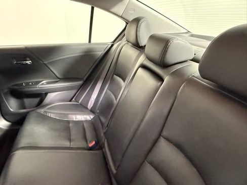 Used 2017 Honda Accord Touring image 41