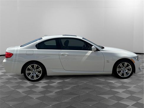 Used 2012 BMW 335i xDrive Coupe AWD/4WD image 6