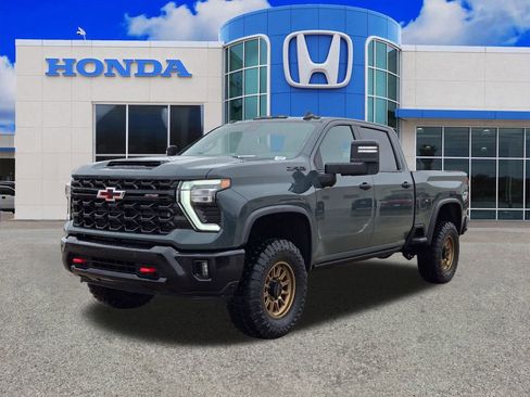 Used 2025 Chevrolet Silverado 2500 ZR2 AWD/4WD image 7