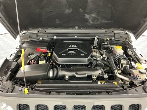 Used 2021 Jeep Wrangler Unlimited Sahara AWD/4WD image 31