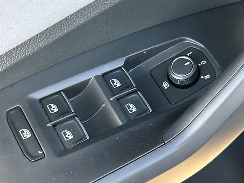 New 2026 Volkswagen Jetta SE FWD image 17