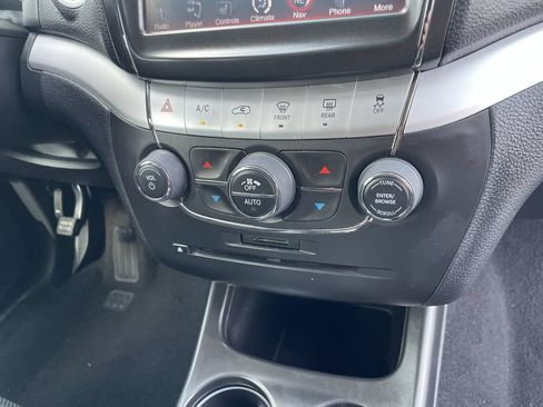 Used 2017 Dodge Journey GT AWD/4WD image 28