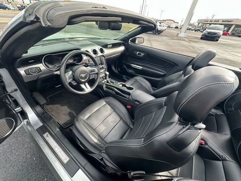 Used 2022 Ford Mustang GT Premium w/ Equipment Group 401A image 8