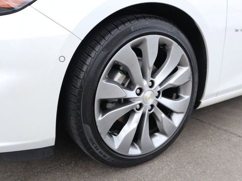 Used 2016 Chevrolet Malibu Premier w/ Driver Confidence Package II FWD image 8