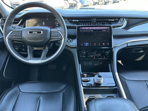 Used 2024 Jeep Grand Cherokee Limited 4xe image 9