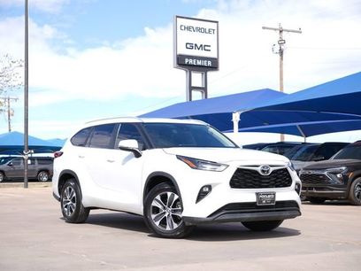 Used 2023 Toyota Highlander XLE