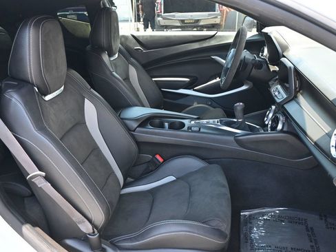 Used 2017 Chevrolet Camaro SS RWD image 19