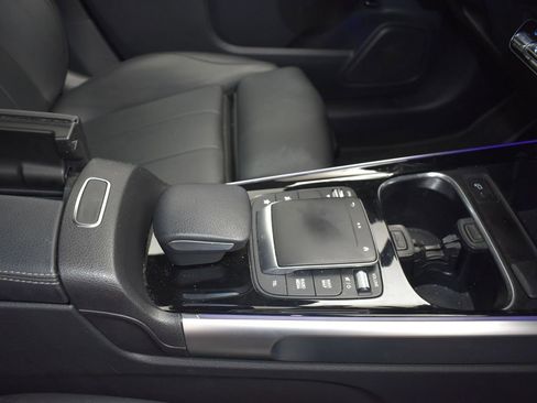 Used 2022 Mercedes-Benz GLB 250 GLB 250 image 27