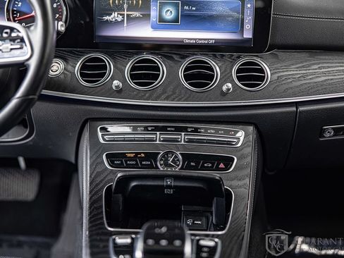 Used 2019 Mercedes-Benz E 300 4MATIC w/ Driver Assistance Package image 38