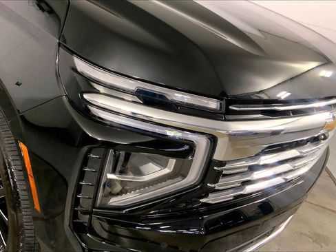 Used 2025 Chevrolet Tahoe Premier AWD/4WD image 26