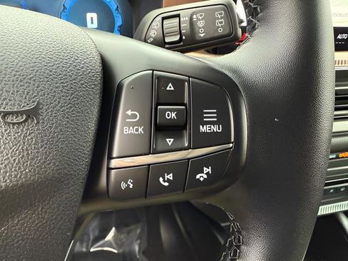 Certified 2025 Ford Bronco Sport Outer Banks w/ Outer Banks Tech Package+ AWD/4WD image 17