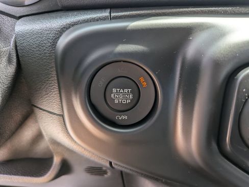 Used 2018 Jeep Wrangler Unlimited Sahara w/ LED Lighting Group AWD/4WD image 25