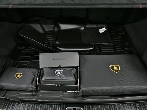 Used 2024 Lamborghini Urus Performante AWD/4WD image 19